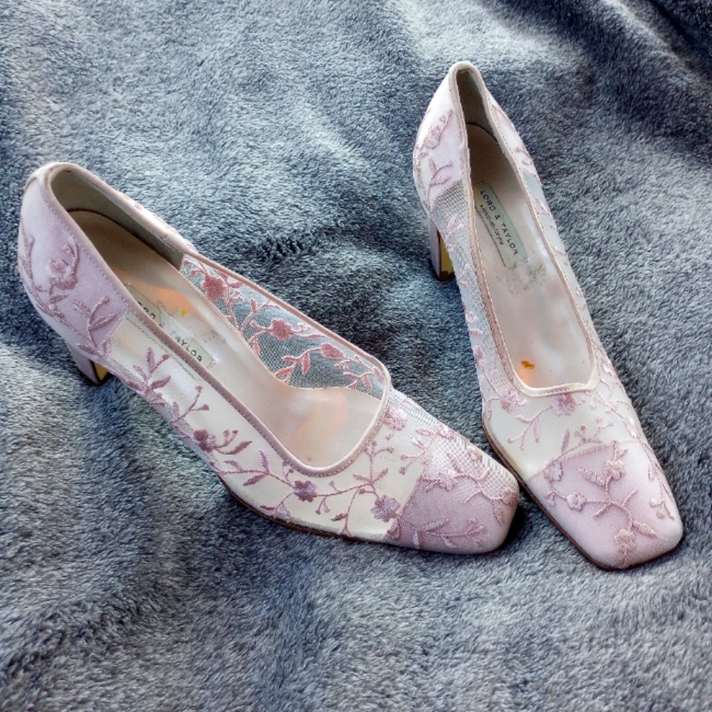 "All that Jazz" Lord & Taylor Vintage Style Pink Wedding Lace Shoes